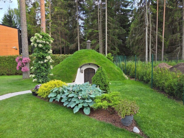 A cellar that blends into the landscape